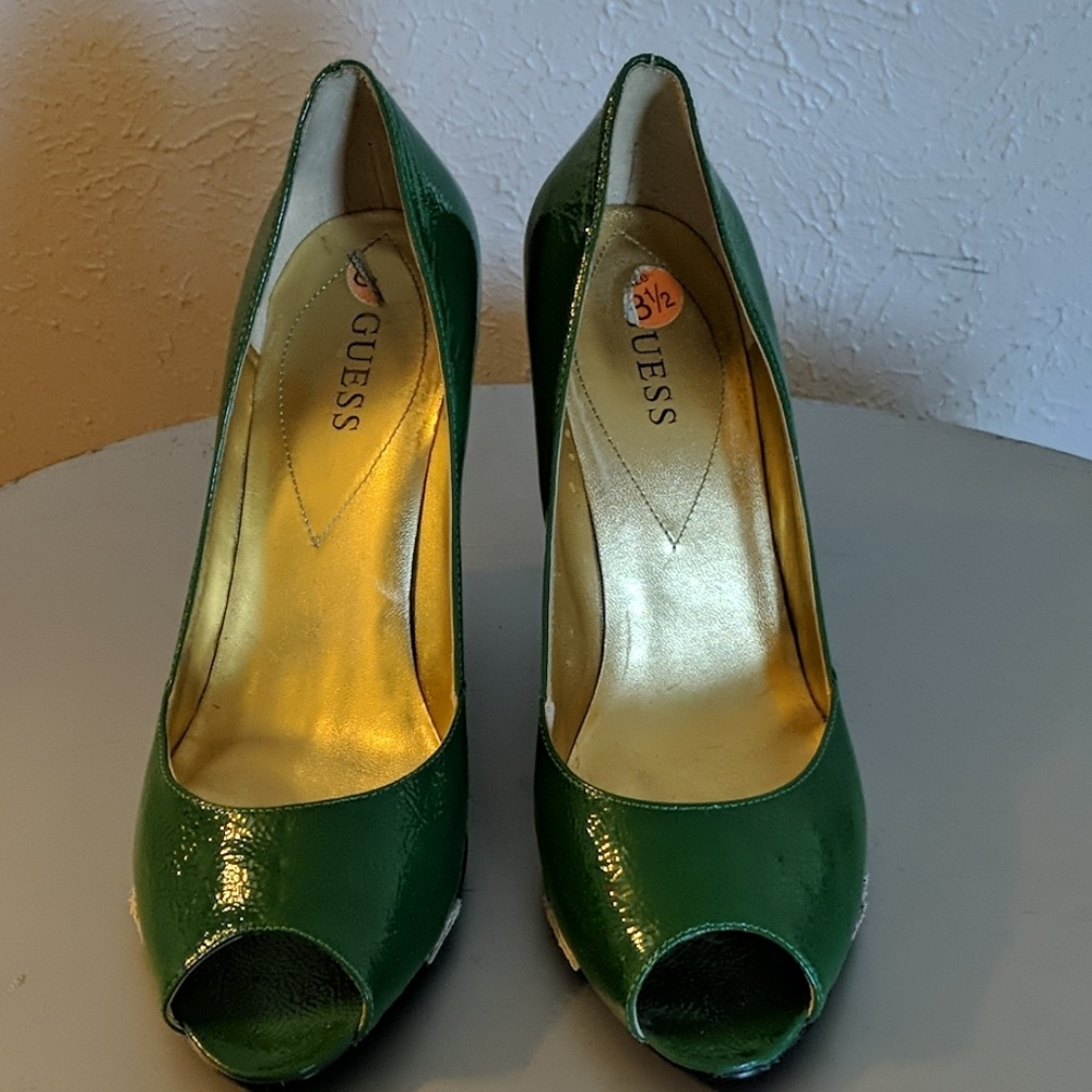 Guess - Picture 4 of 4